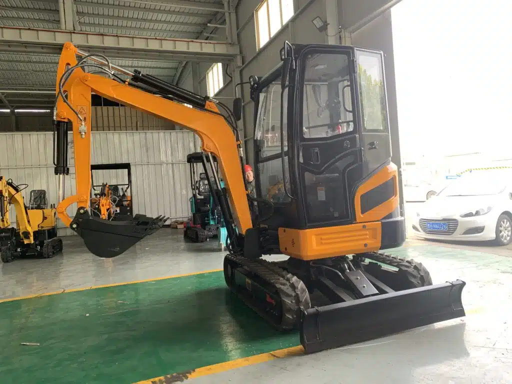 China Mini Excavator 2 Ton vs 2.5 Ton: How Tonnage Really Impacts Import Duty and Shipping Cost (And When It Doesn’t)